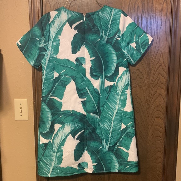 Vestique Small White with Green Foliage Dress - Picture 4 of 10